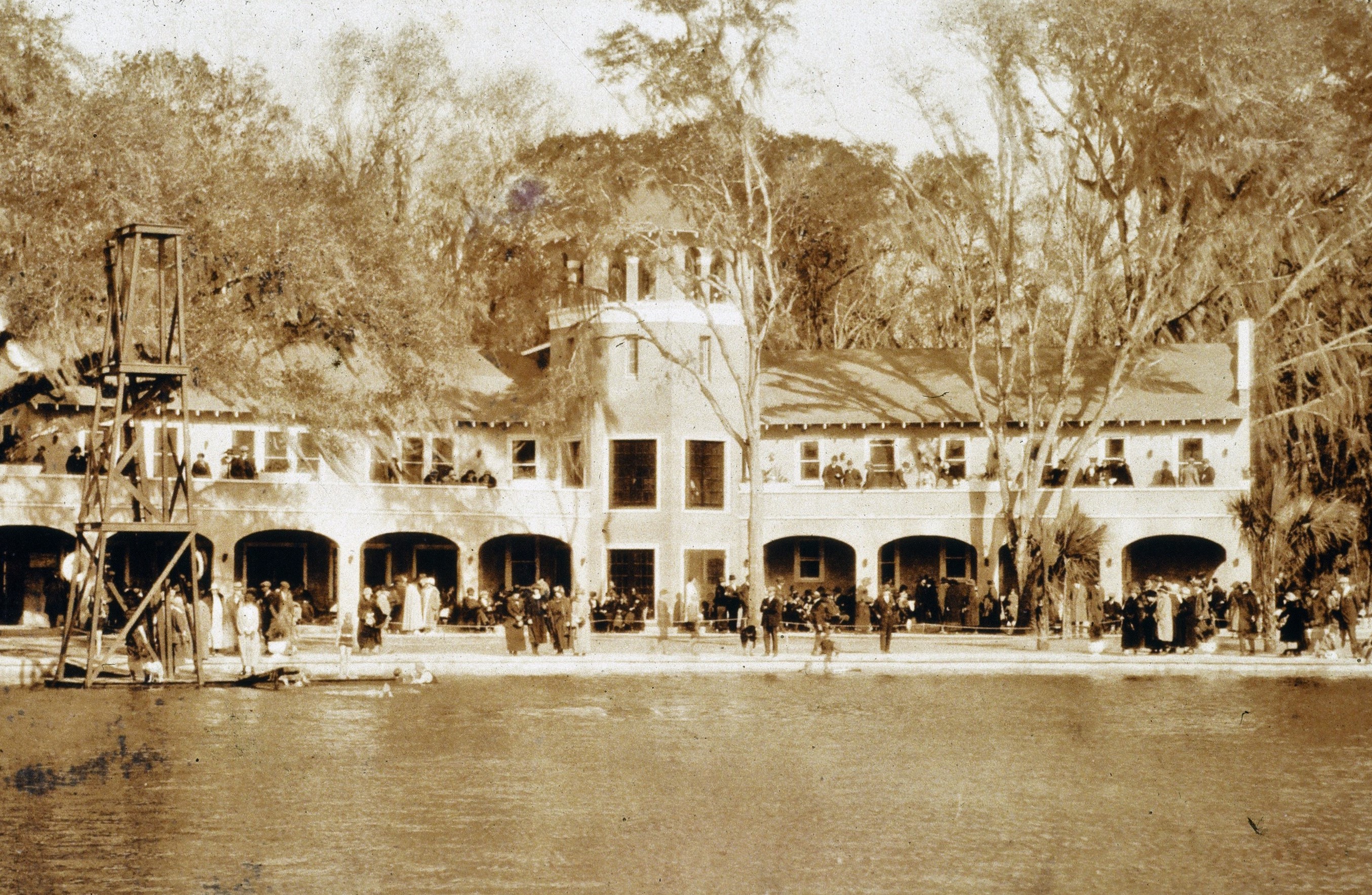 Historical photo of the De Leon Springs hotel in the 1900s