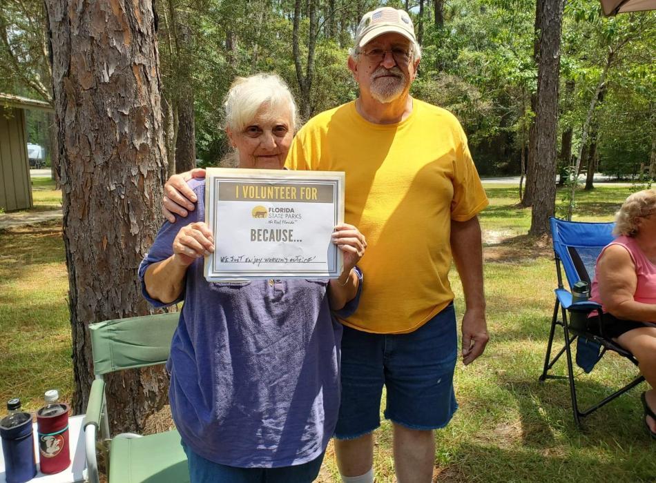 Volunteers Bob and Nel Medley.